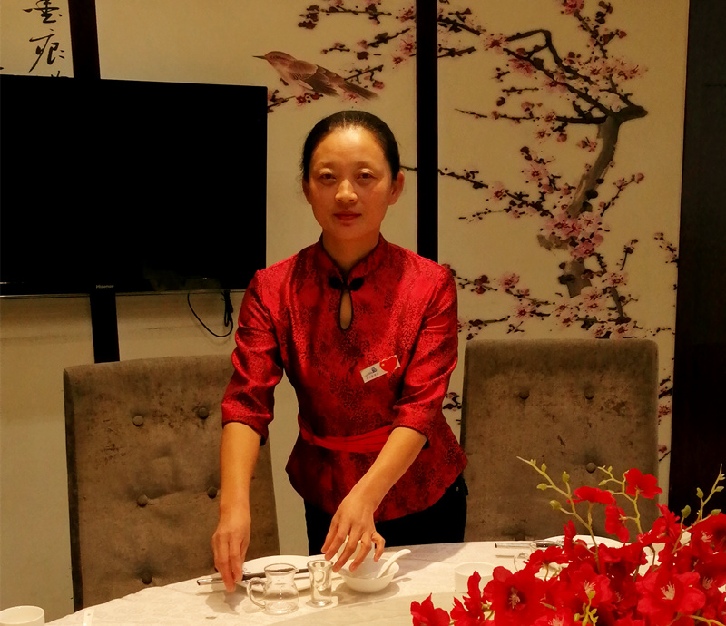 致敬，我親愛(ài)的同事——記迪尼斯伊川店客房員工陳華麗